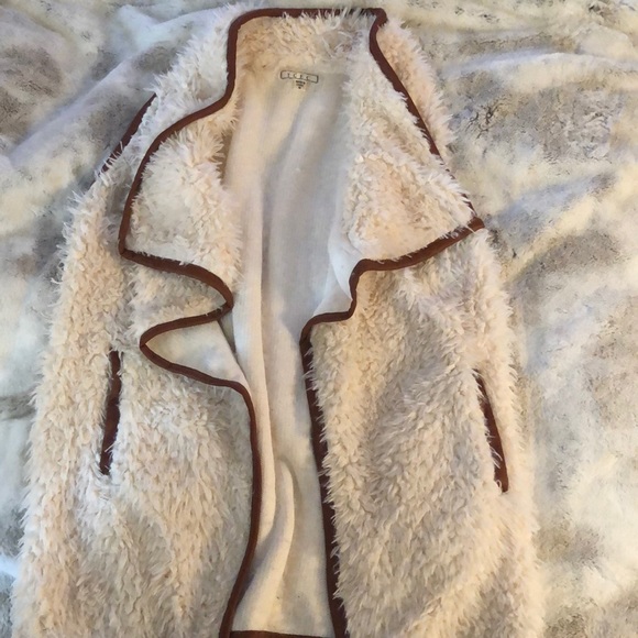 TCEC Faux fur vest Size M - Picture 2 of 2